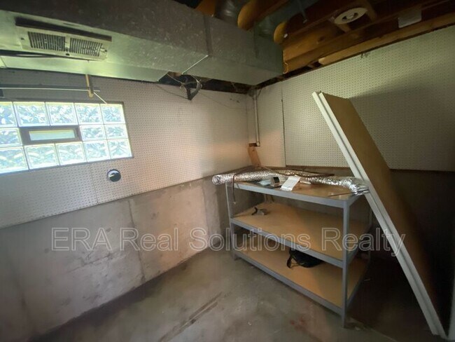 Building Photo - 2562 Bracebridge Dr