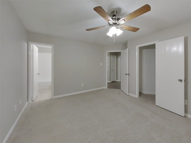 Building Photo - 5746 Gasser Ln