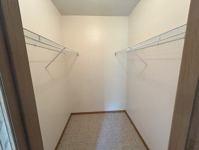 Building Photo - 279 Township Dr