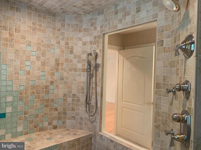 Building Photo - 10701 Whispering Way