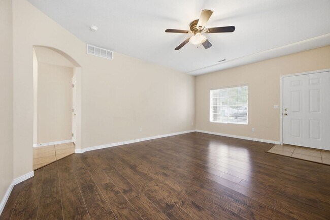 Building Photo - Spacious South Ogden Townhome w/ Garage