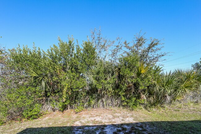 Building Photo - 1557 E 30th St