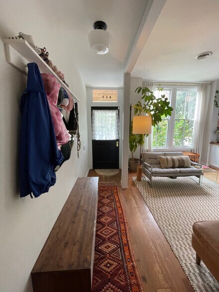 Building Photo - 623 N 26th St