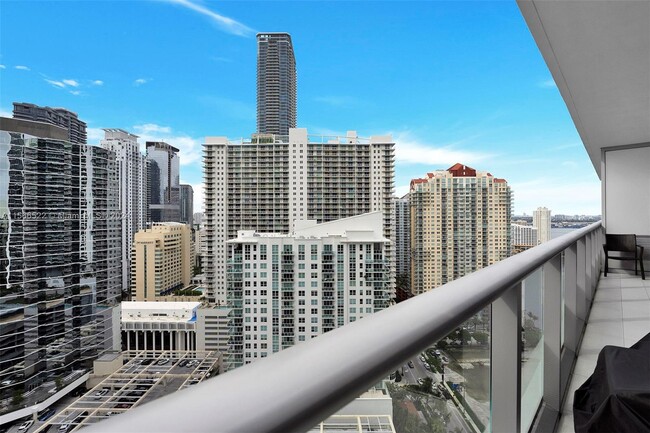 Building Photo - 1300 Brickell Bay Dr