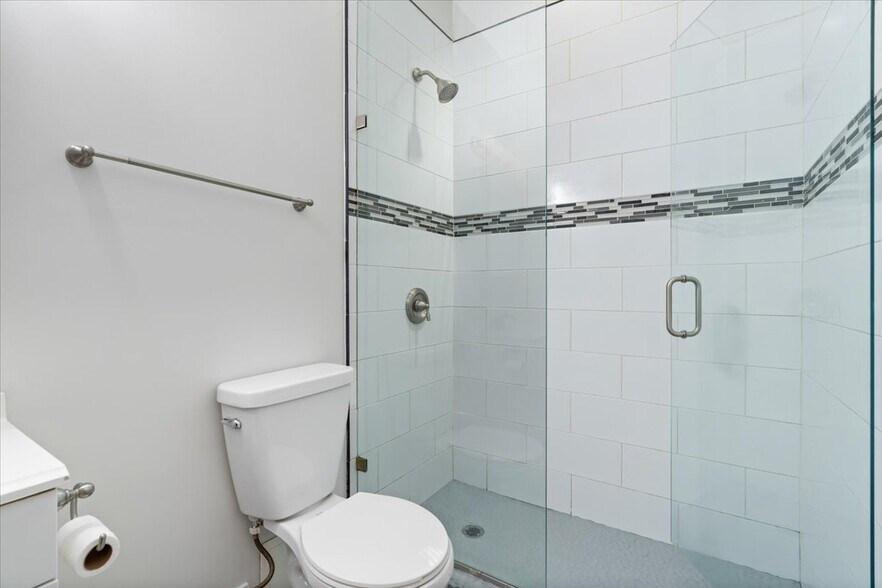 Building Photo - 4906 N Whipple St