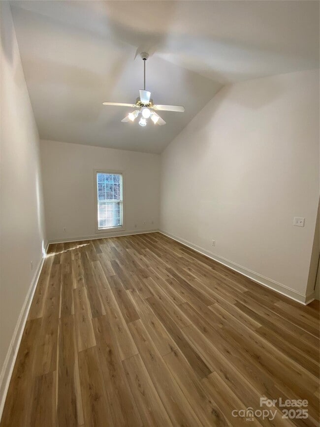 Building Photo - 532 Knighton Hill Rd
