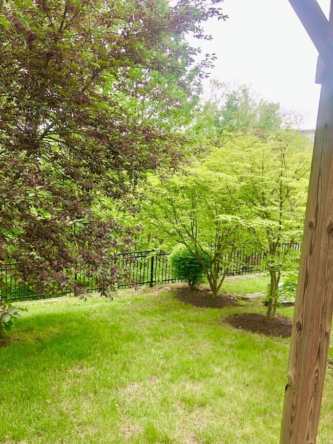 Building Photo - Gorgeous 3BR/2.5BA Townhome in Hyattsville
