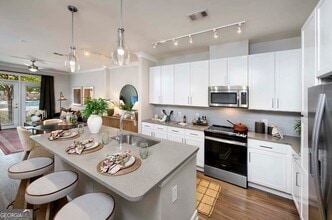 Building Photo - 2600 Milscott Dr