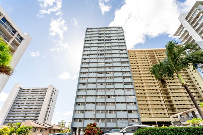 Building Photo - Makiki - Wilder Regent 2 bed, 2 bath, 1 pa...