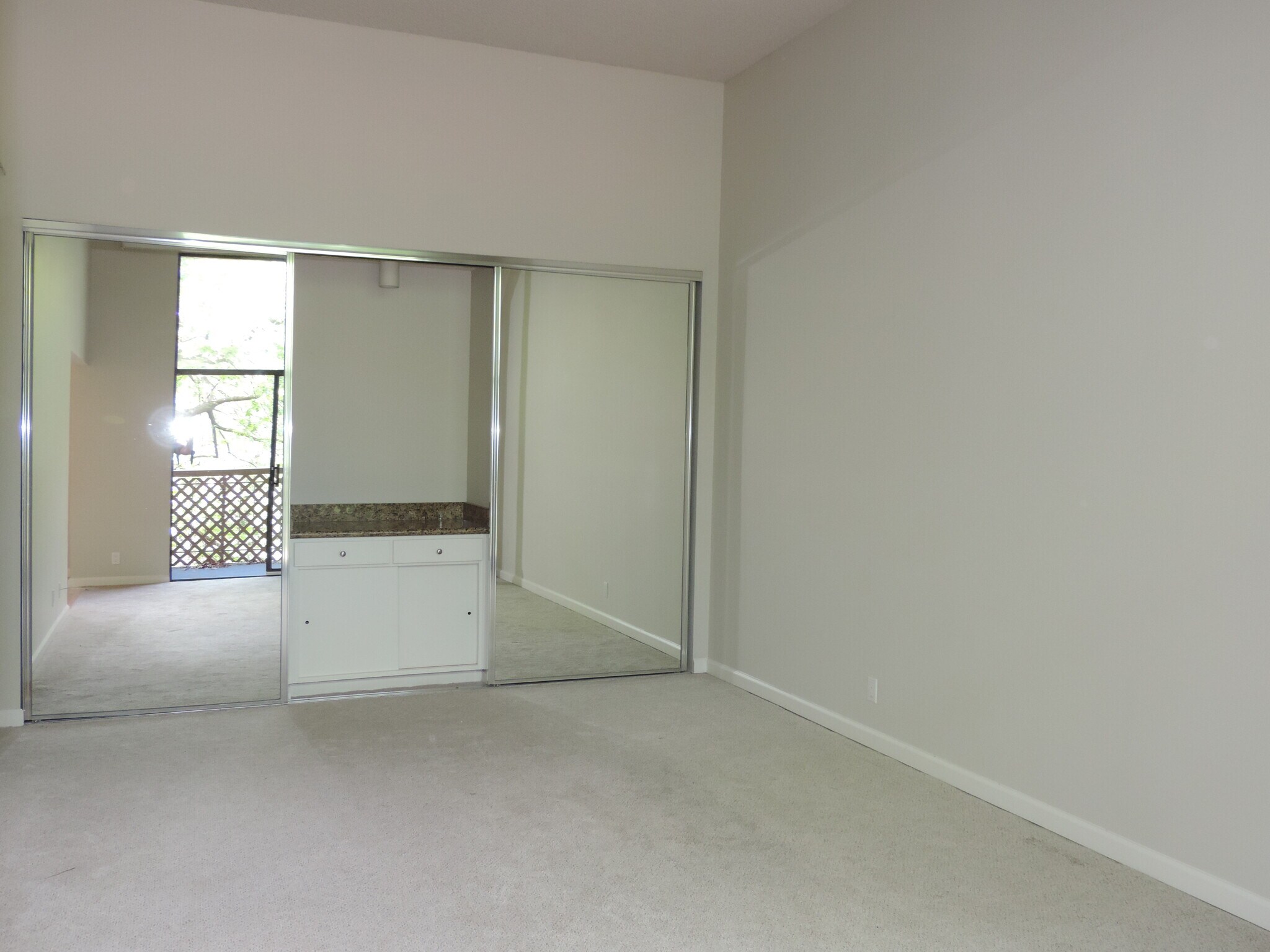 Building Photo - 310 N Civic Dr