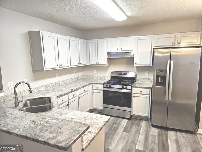 Building Photo - 1006 Crest Ridge Pl SW