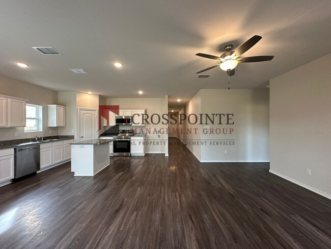 Building Photo - 4 Bedroom 2 Bath in Whitehouse ISD!