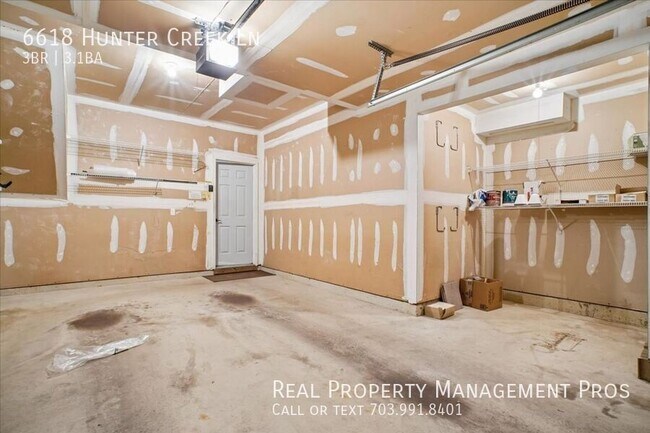 Building Photo - 6618 Hunter Creek Ln