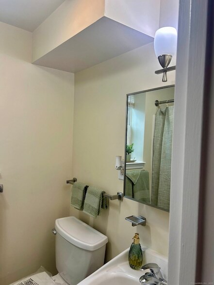 Building Photo - 18 Quintard Terrace