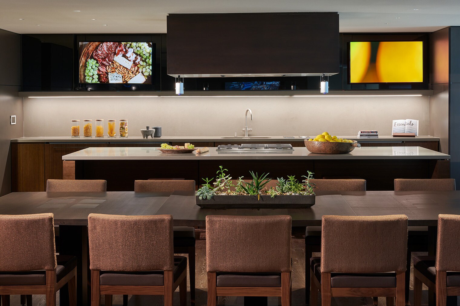 Building Photo - 949 1st St SE