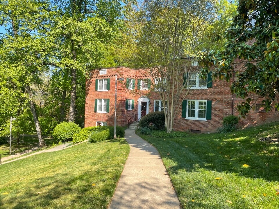 Building Photo - 1821 N Rhodes St