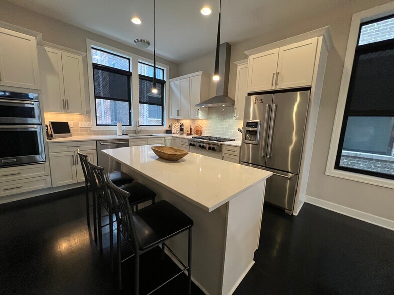 Building Photo - 1053 Harrison Park Pl