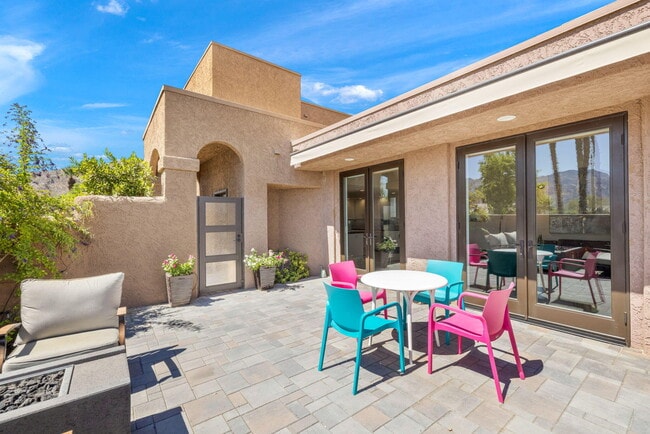 Building Photo - 49069 Mariposa Dr