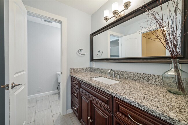 Building Photo - 2910 Freshmeadows Dr