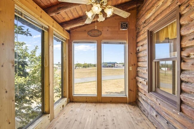 Building Photo - 118 Agape Wy