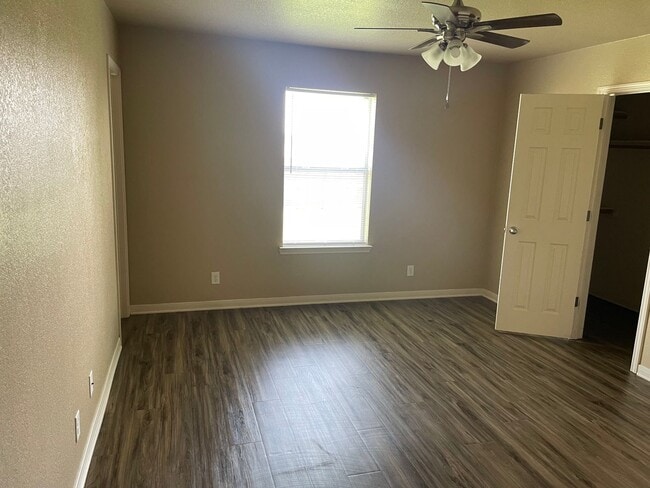 Building Photo - 202 Coby Dr