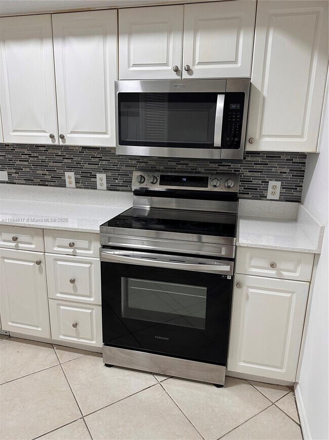 Building Photo - 9640 NW 2nd St