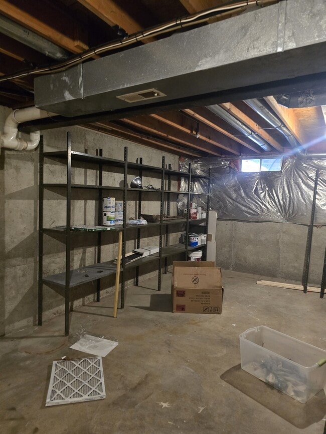 Building Photo - 9 Warthens Way