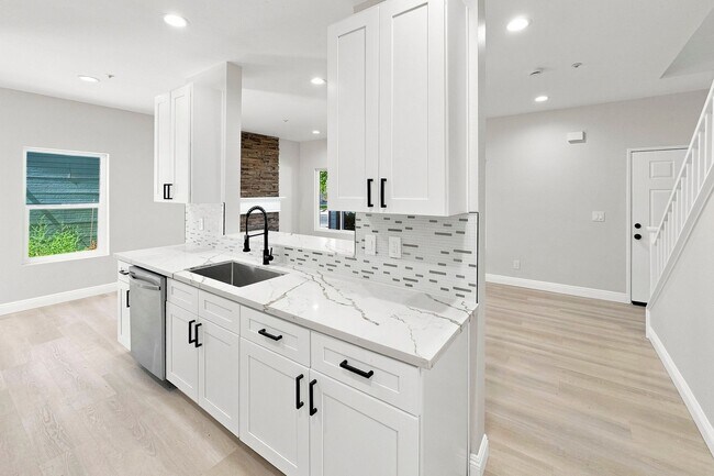 Building Photo - 25544 Portola Loop