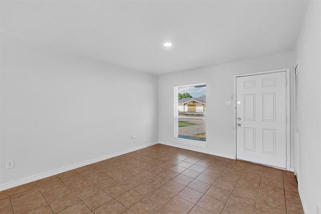 Building Photo - 4009 Providence Dr