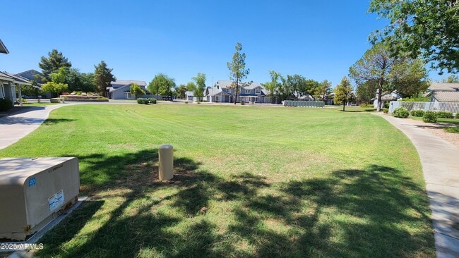 Building Photo - 860 N McQueen Rd