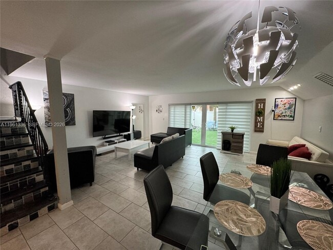 Building Photo - 4028 SW 67th Terrace