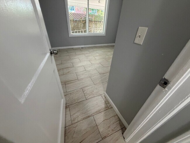 Building Photo - 2157 Nelms Dr SW