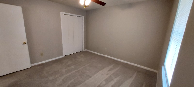 Building Photo - 209 Hazel Dr