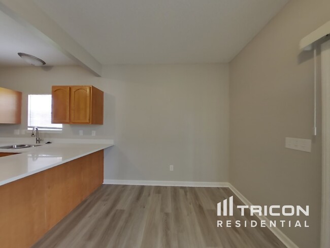 Building Photo - 8130 Grove Berry Dr