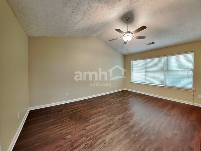 Building Photo - 3800 Oak Park Dr