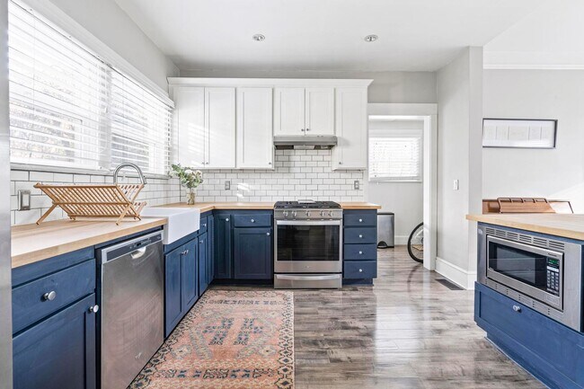 Building Photo - Spacious, historic 3-bdrm/1.5-bath home in...