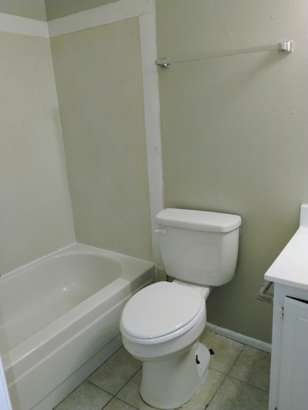 Building Photo - 1120 W Shilo Dr