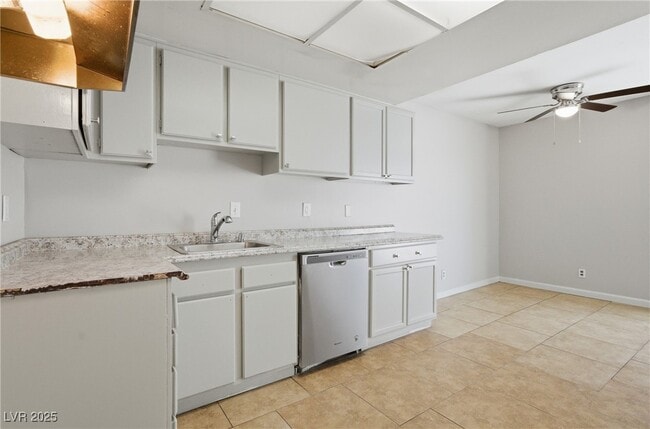 Building Photo - 2896 Klinger Cir