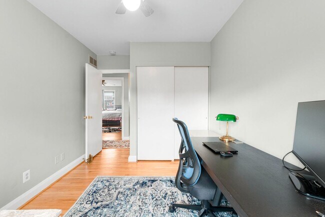 Building Photo - 3-bedroom, 1 and half bathroom end-of-group townhome in the quiet Stoneridge neighborhood in Towson