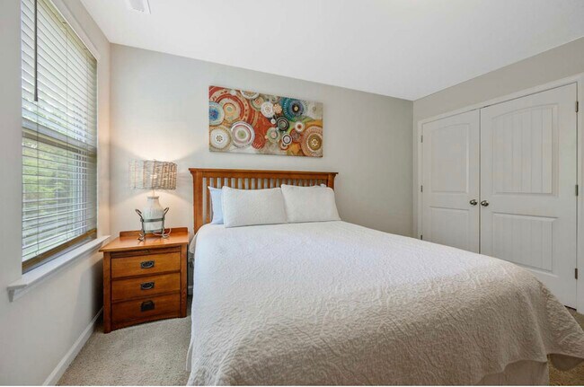 Building Photo - 155 Rossell Park Cir