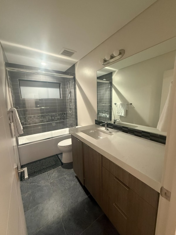 Building Photo - 1719 Irving St