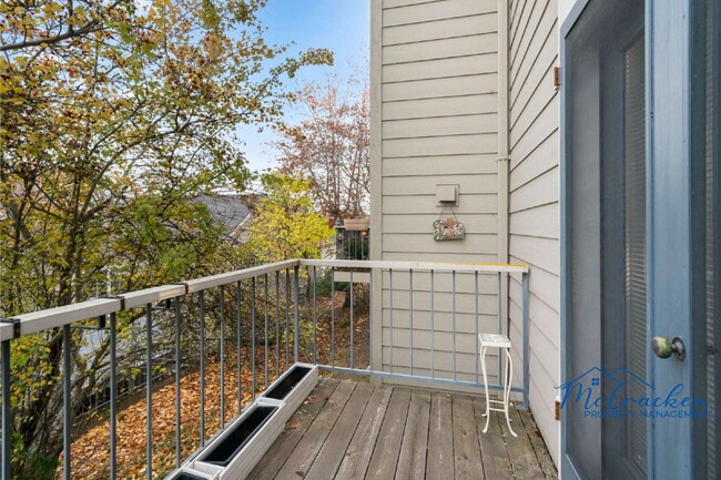 Building Photo - 486 Lori Ln