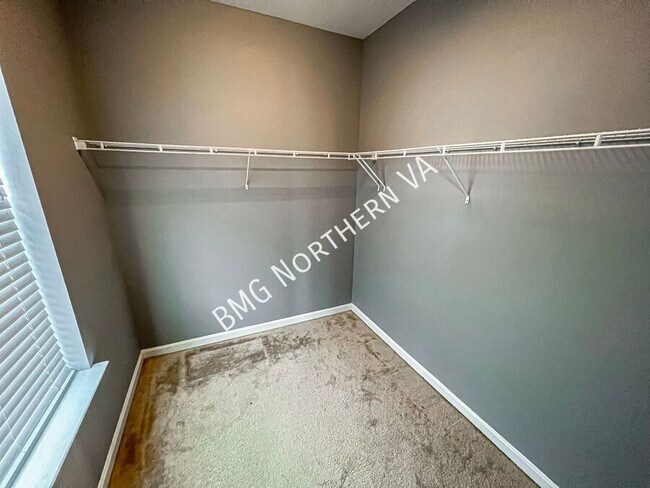 Building Photo - 9535 Center St