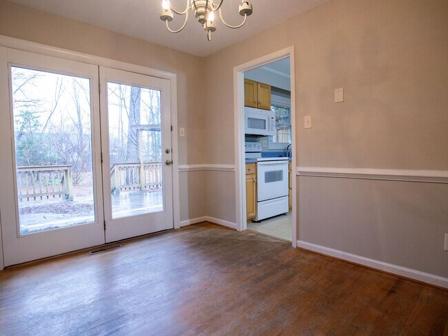 Building Photo - 4-Bedroom Home in Midlothian