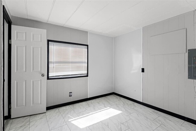Building Photo - 2854 Lake Alfred Rd