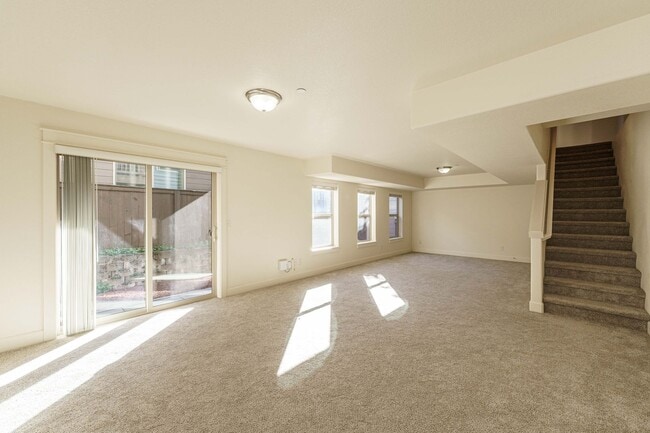 Building Photo - $1000 OFF MOVE IN SPECIAL - 4 Bedroom 2.5 ...