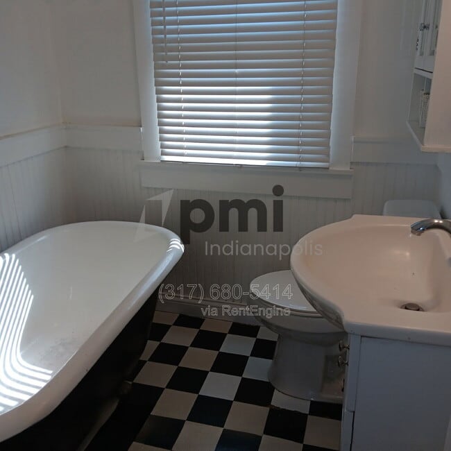 Building Photo - 5041 W 13th St