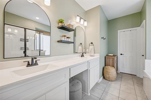 Building Photo - 808 Violet Wy