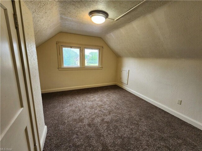 Building Photo - 1306/1308 E 134