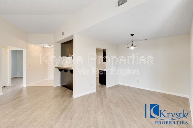 Building Photo - 343 Clydesdale Dr